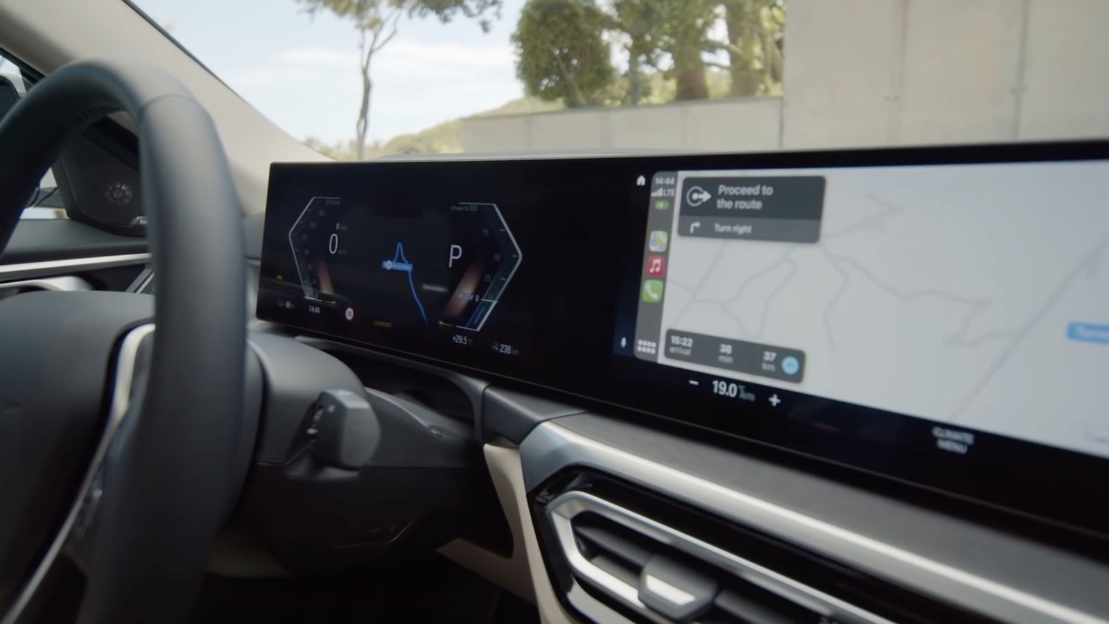 BMW Yeni Arabaları Geçici Olarak Apple CarPlay Olmadan Gönderiyor