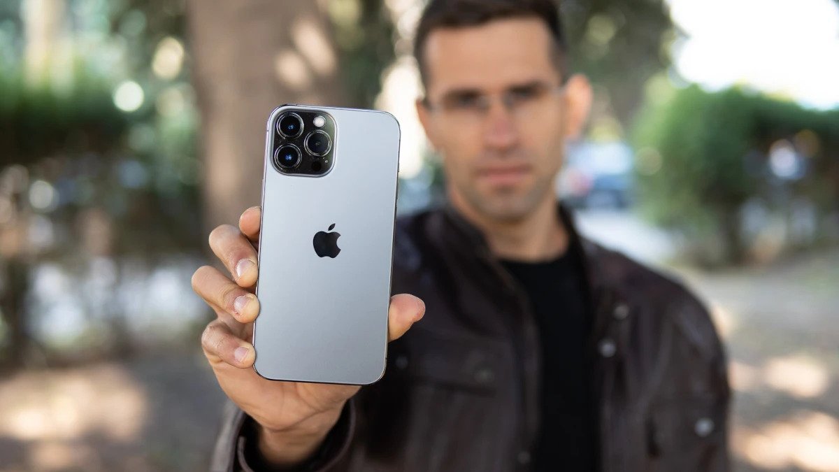 iPhone'da eSIM'i etkileyen hata, iMessage ve FaceTime'ı devre dışı bırakıyor