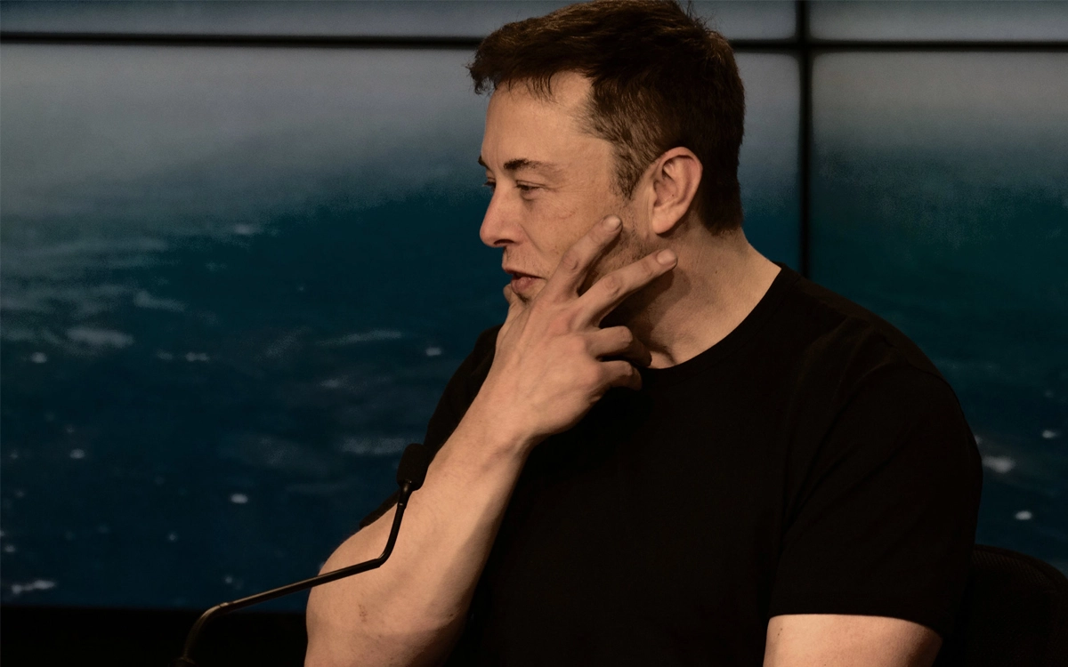 Elon Musk, Tesla ve SpaceX'in CEO'su olmaktan nefret ettiğini itiraf etti