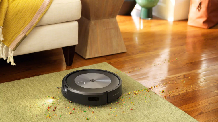 Amazon, Roomba elektrikli süpürge üreticisi iRobot'u 1,7 milyar dolara aldı
