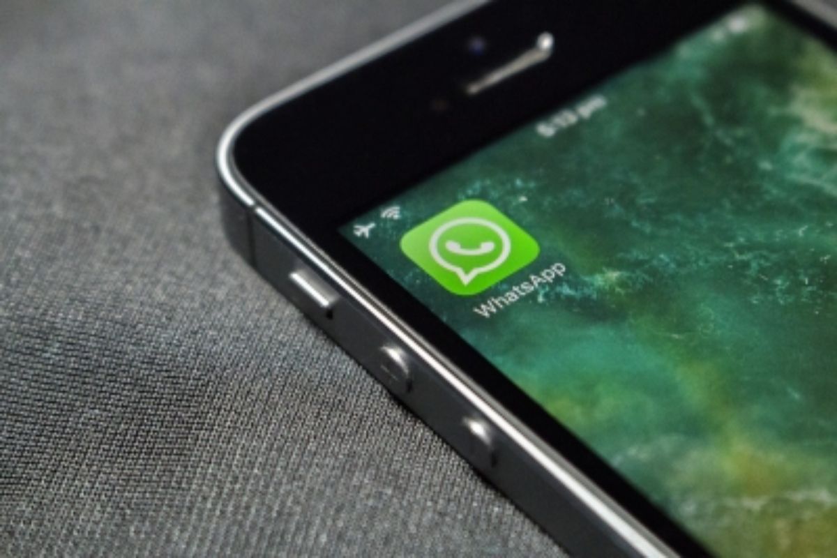 WhatsApp Yakında iPhone Kullanıcıları İçin Kamera Kısayolu Ekleyebilir